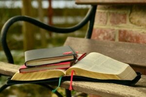 Partage Biblique dans le jardin du temple